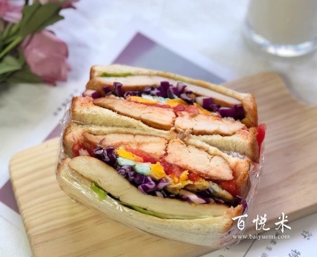 深受喜愛(ài)的減肥食譜——雞胸肉三明治，營(yíng)養(yǎng)豐富，簡(jiǎn)單易學(xué)